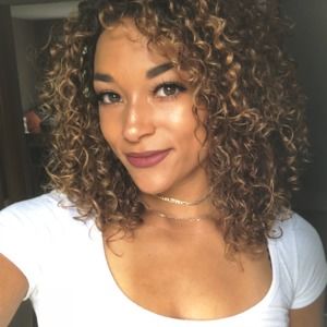 Meet your Posher, Danae